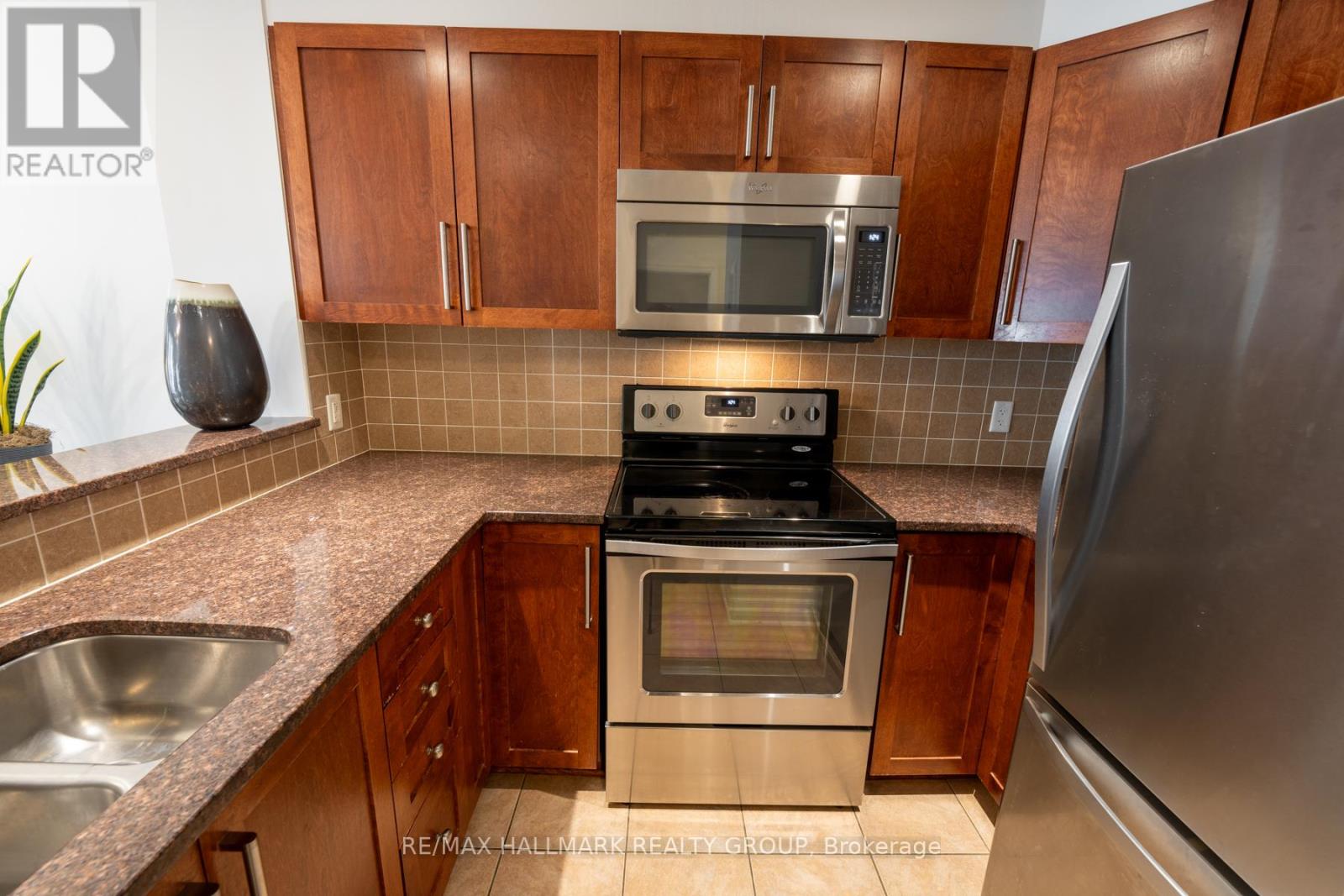 #1007 200 BESSERER STREET - 6