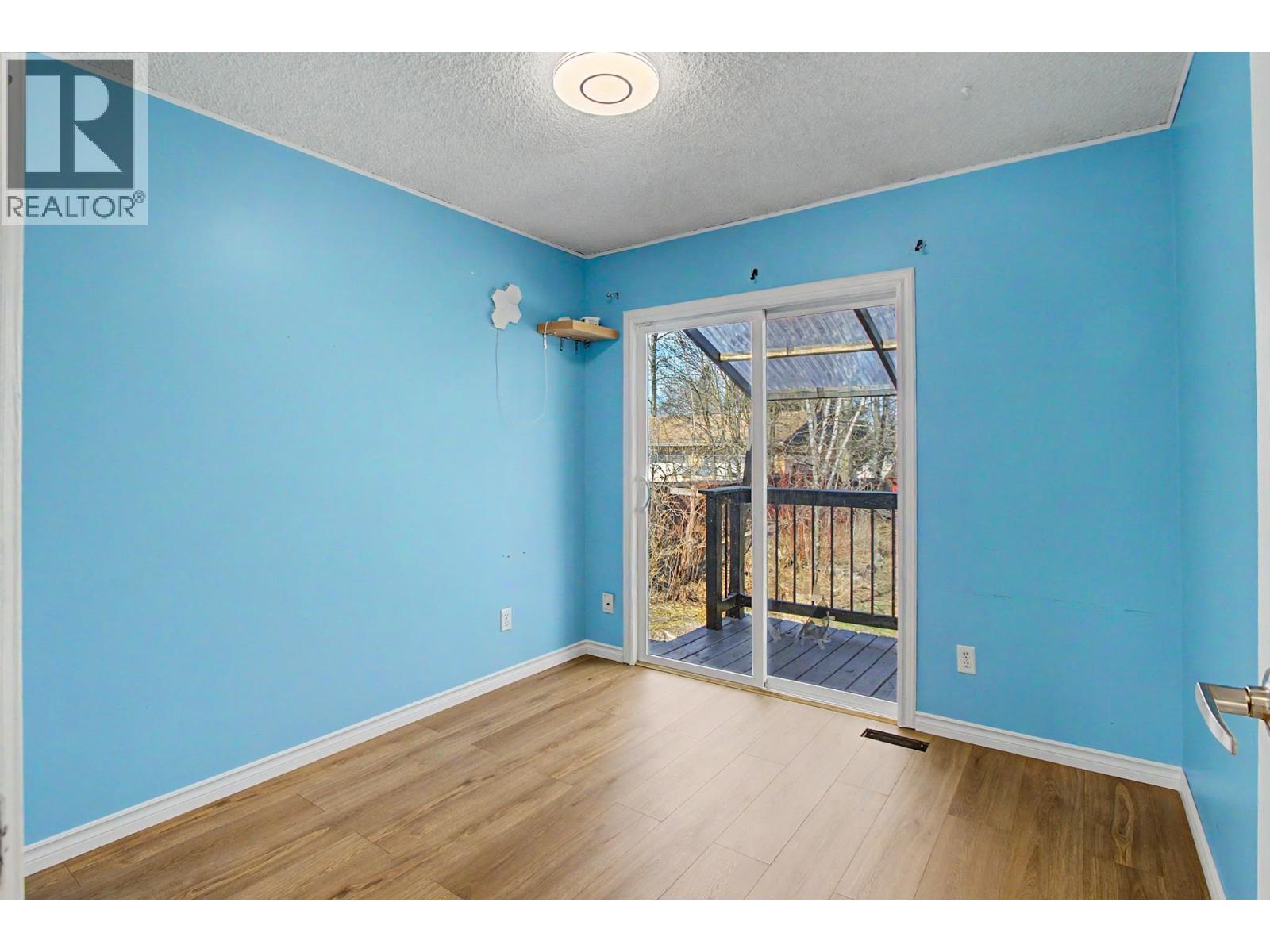 Photo 10 of 19 — 6816 FAIRMONT CRESCENT · Prince George, BC