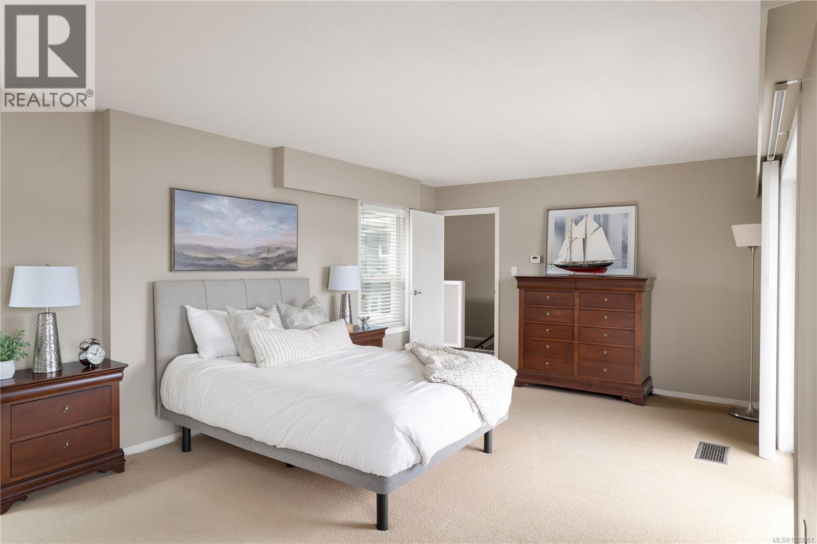  10680 Blue Heron Road, North Saanich