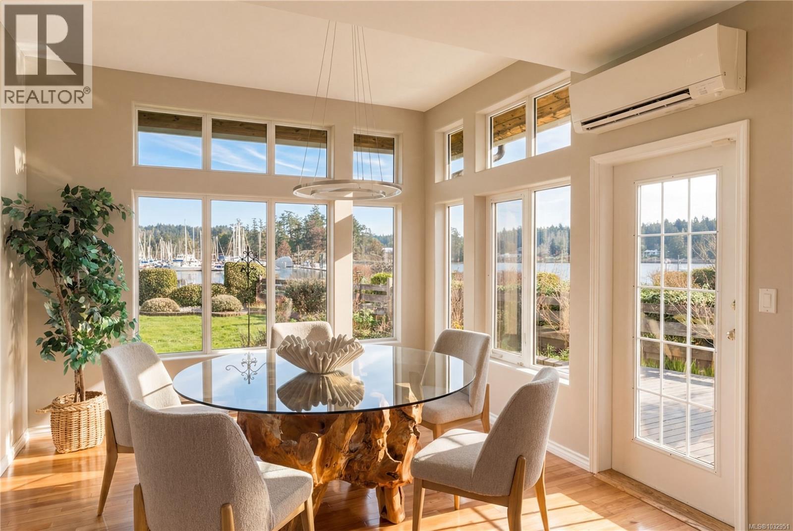  10680 Blue Heron Road, North Saanich