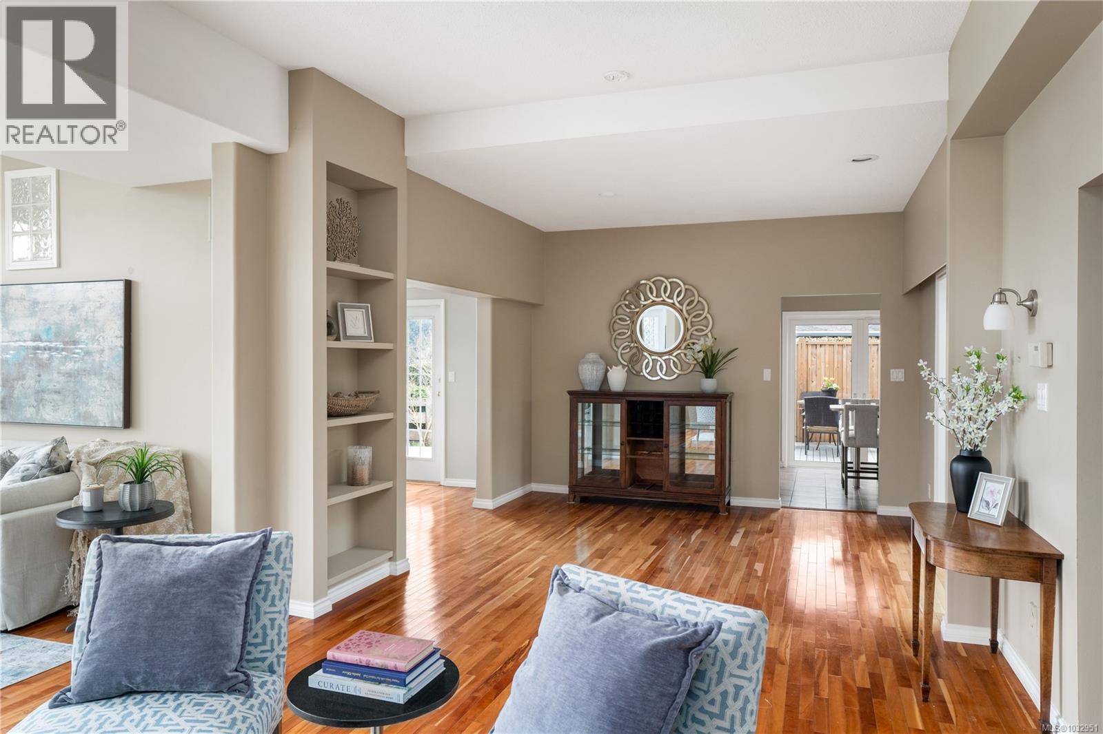  10680 Blue Heron Road, North Saanich