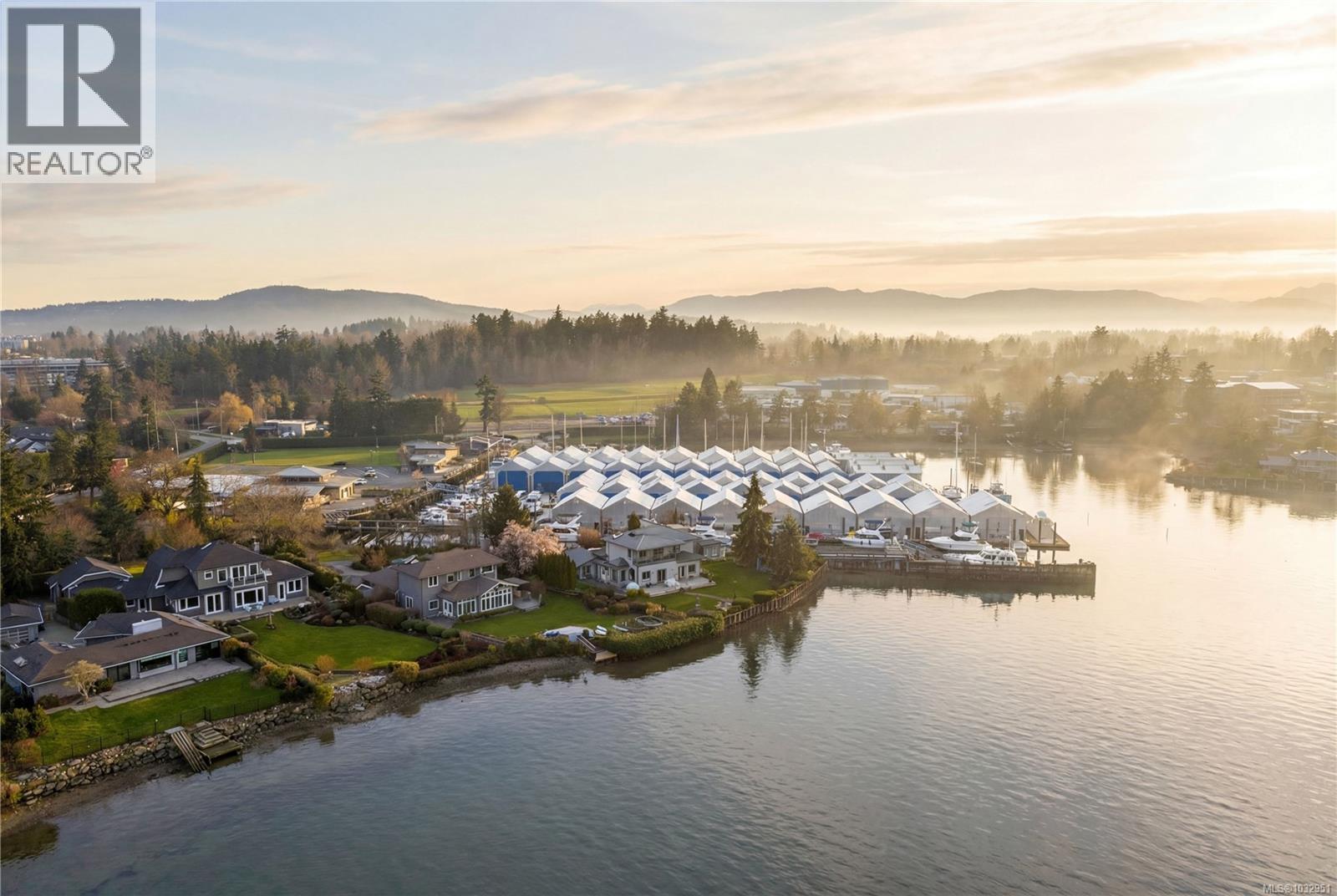  10680 Blue Heron Road, North Saanich