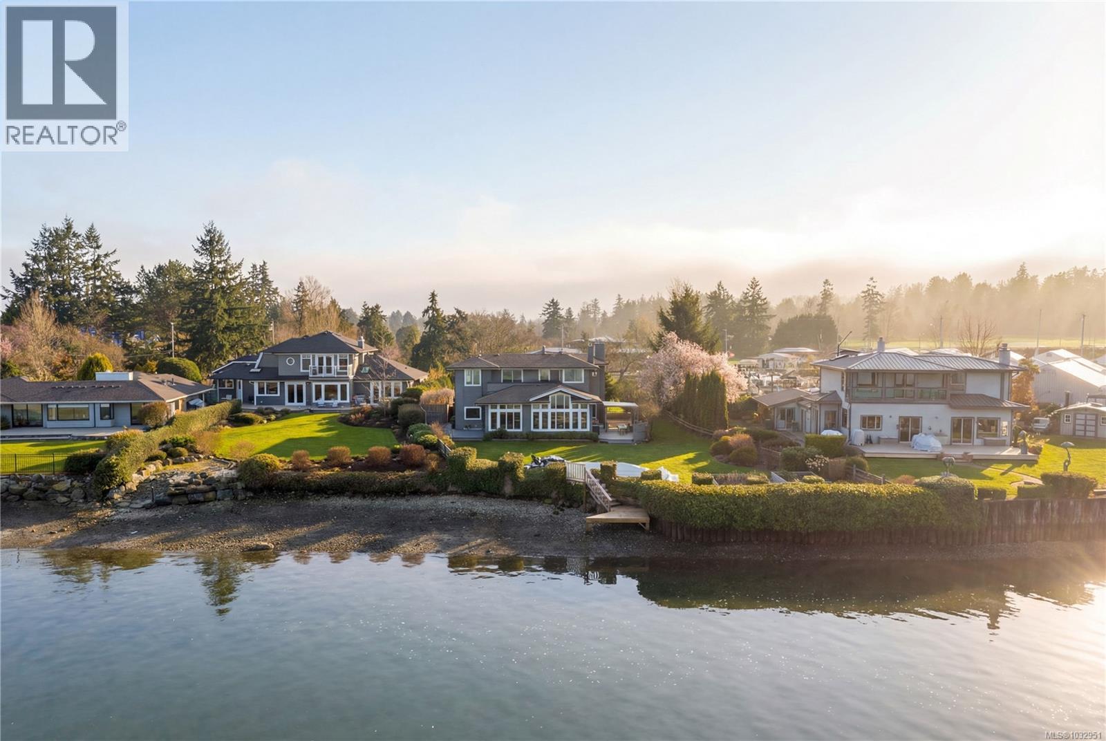  10680 Blue Heron Road, North Saanich