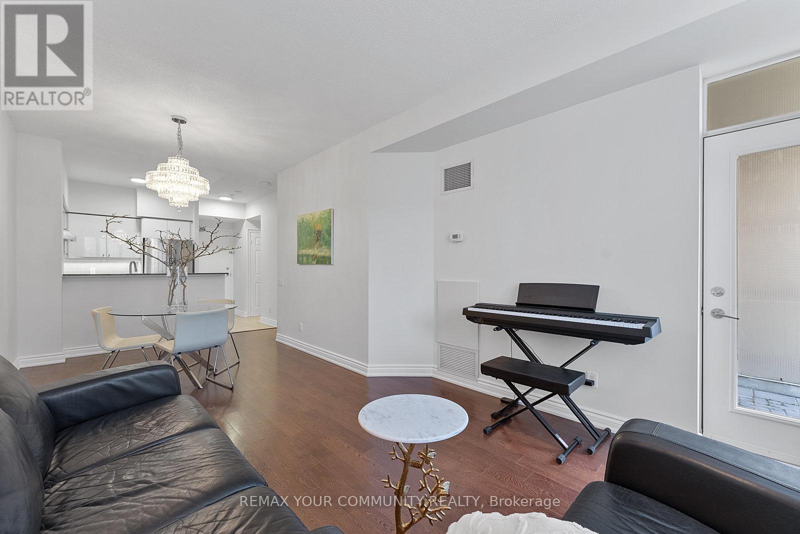 #105 451 ROSEWELL AVENUE S - 18