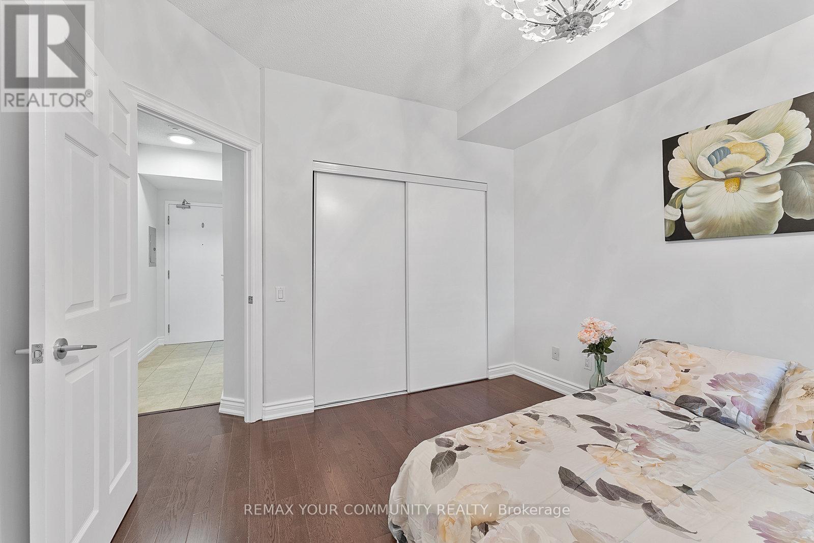 #105 451 ROSEWELL AVENUE S - 21
