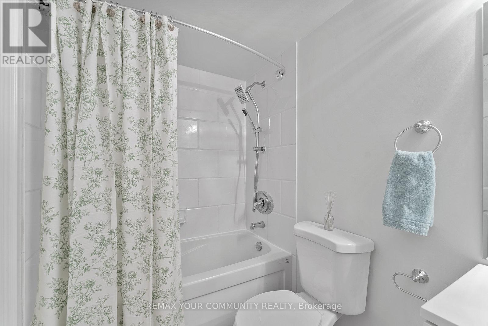 #105 451 ROSEWELL AVENUE S - 24