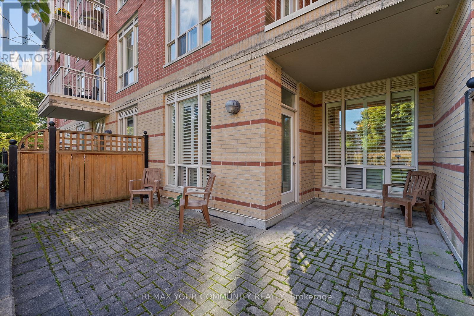 #105 451 ROSEWELL AVENUE S - 27