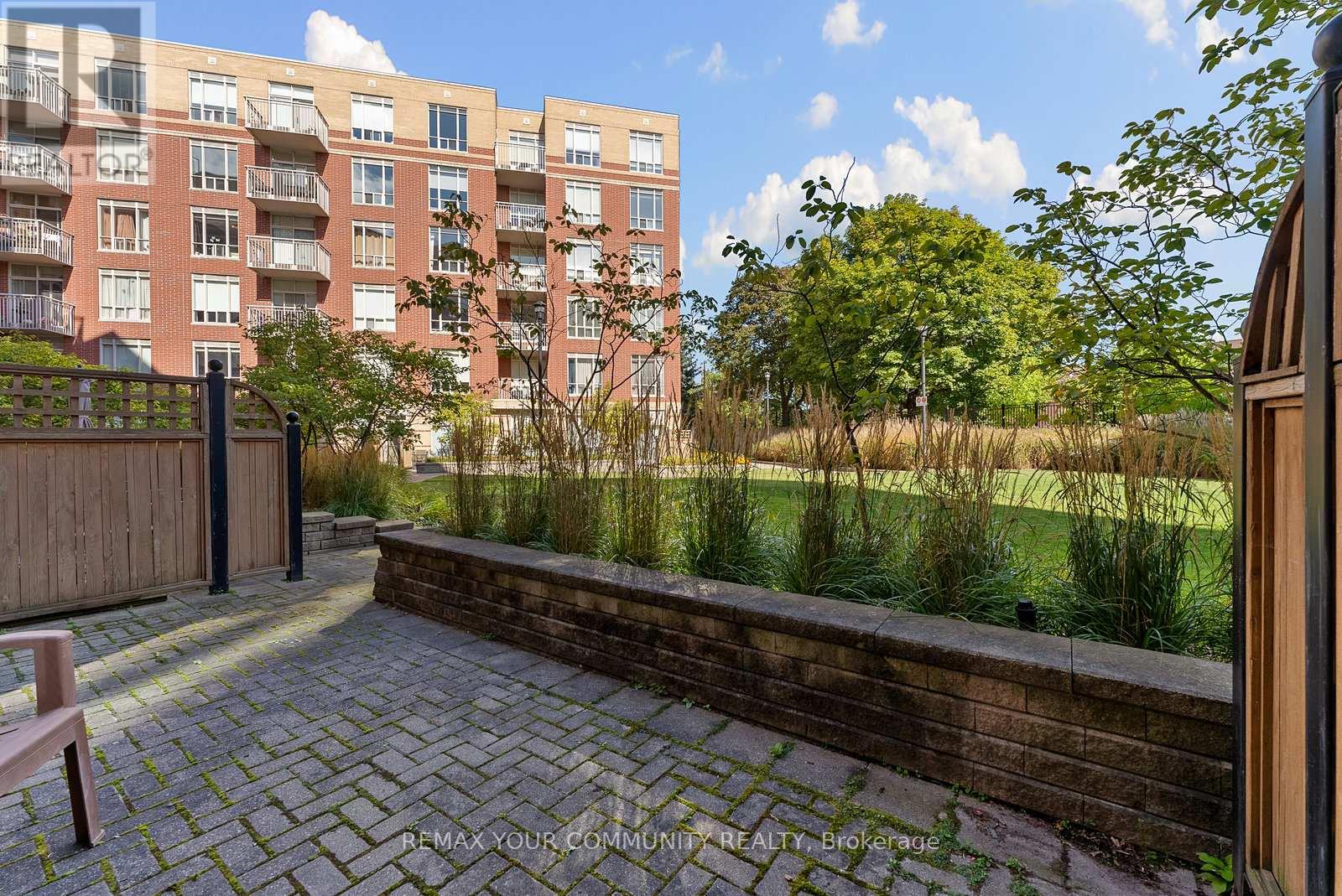 #105 451 ROSEWELL AVENUE S - 28
