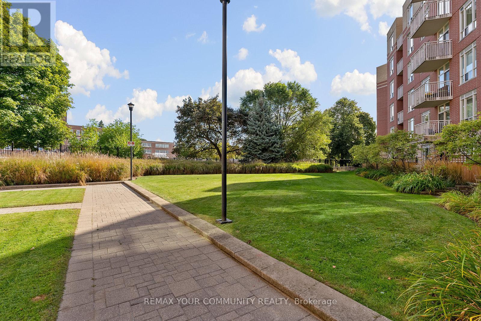 #105 451 ROSEWELL AVENUE S - 30
