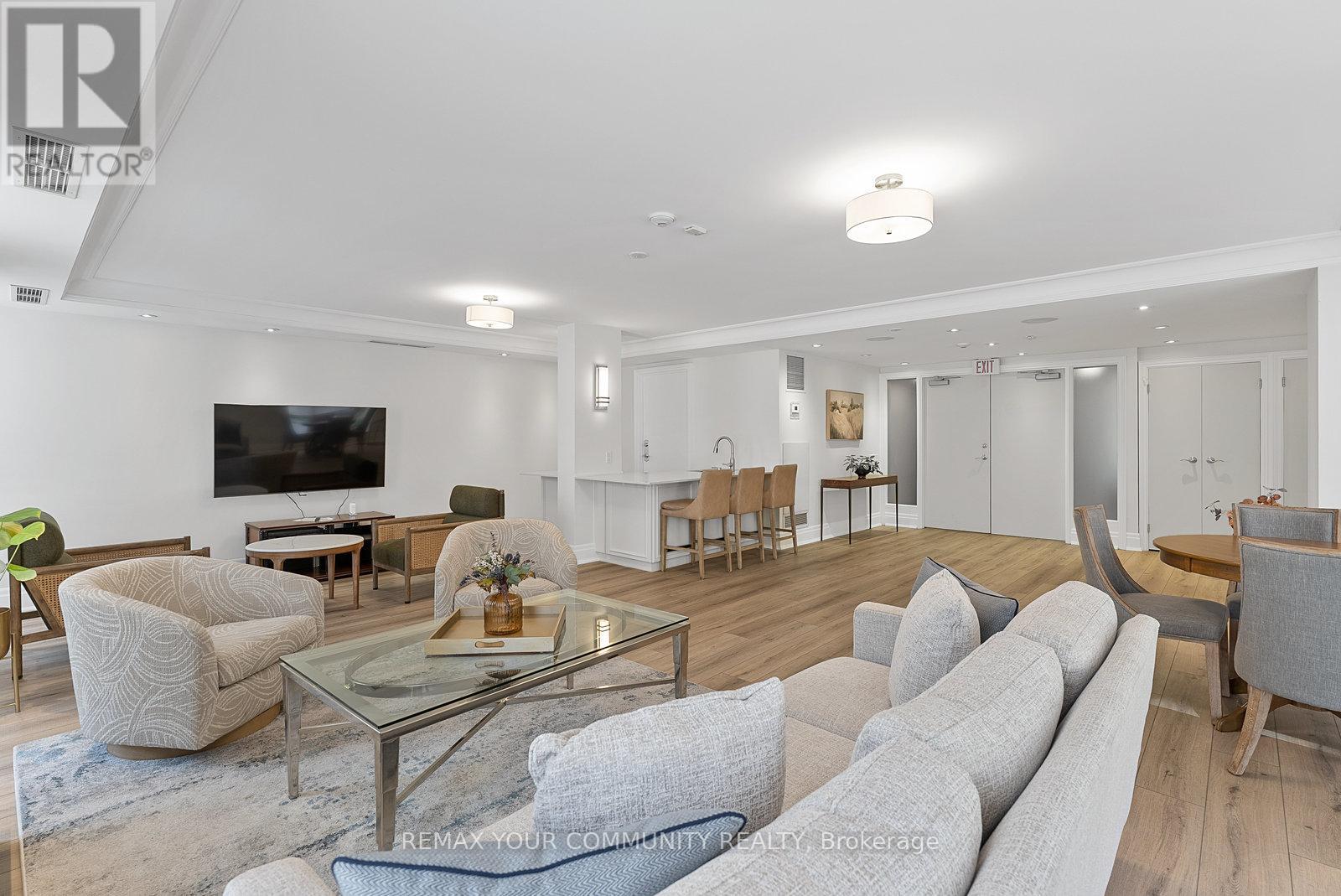 #105 451 ROSEWELL AVENUE S - 35