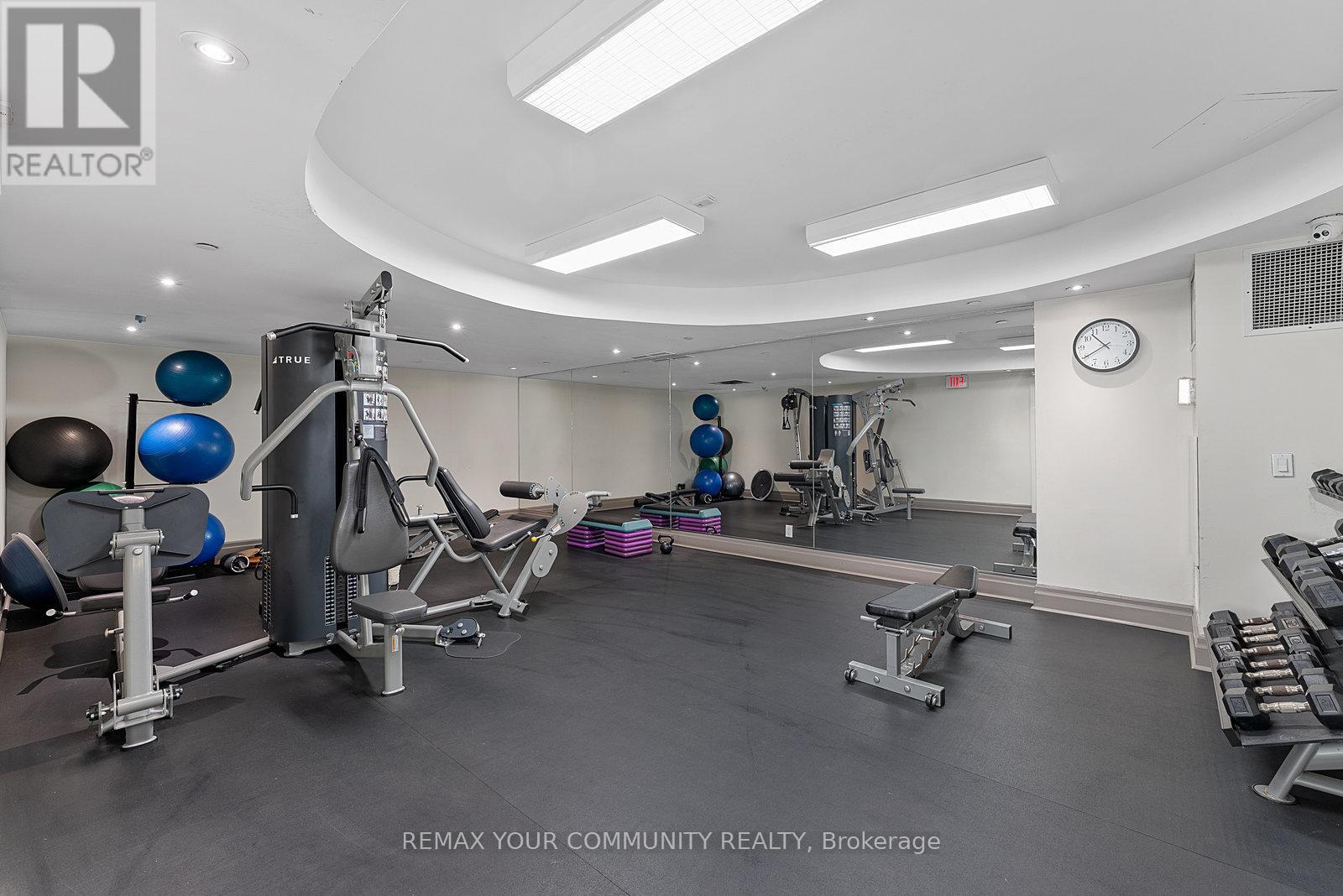 #105 451 ROSEWELL AVENUE S - 44