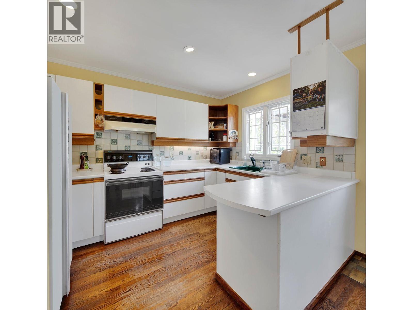 1183 DUCHESS AVENUE, West Vancouver
