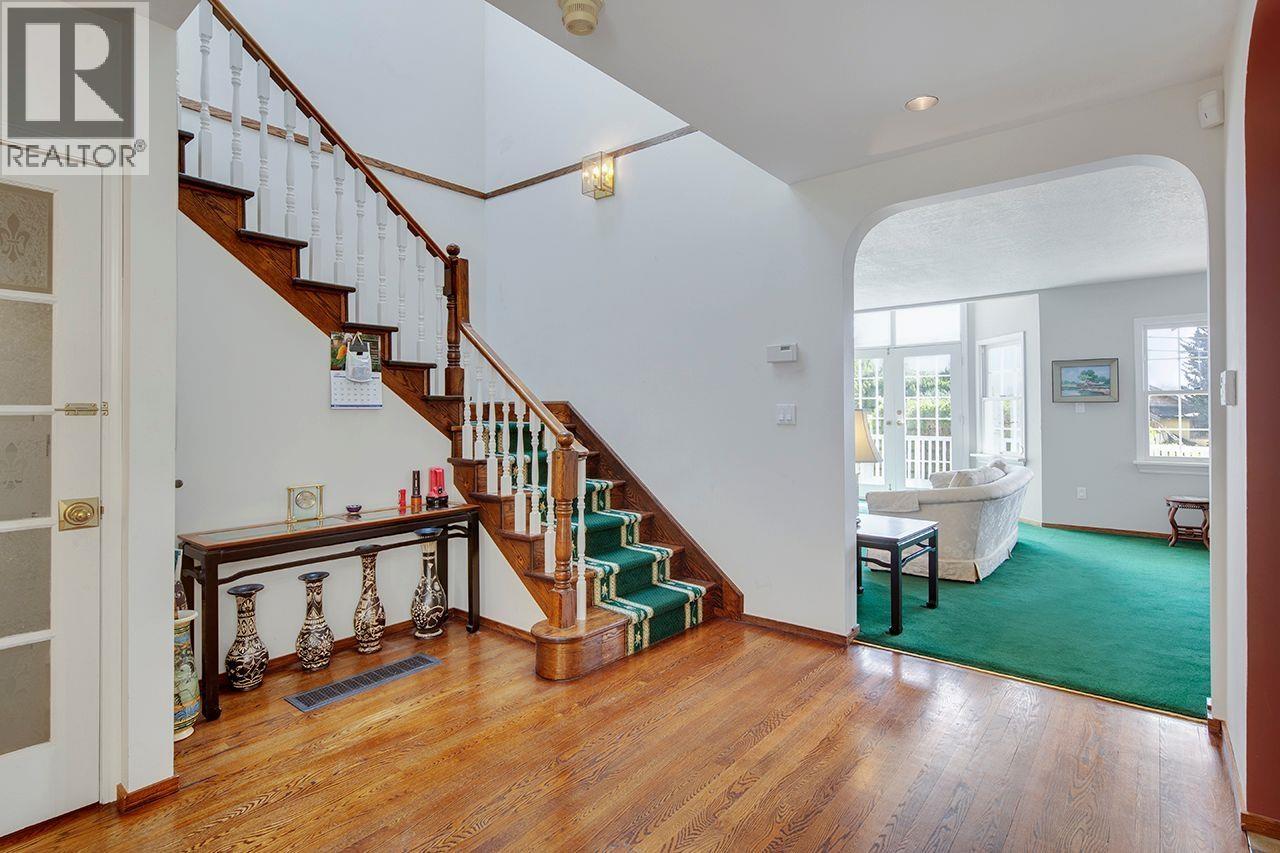 1183 DUCHESS AVENUE, West Vancouver