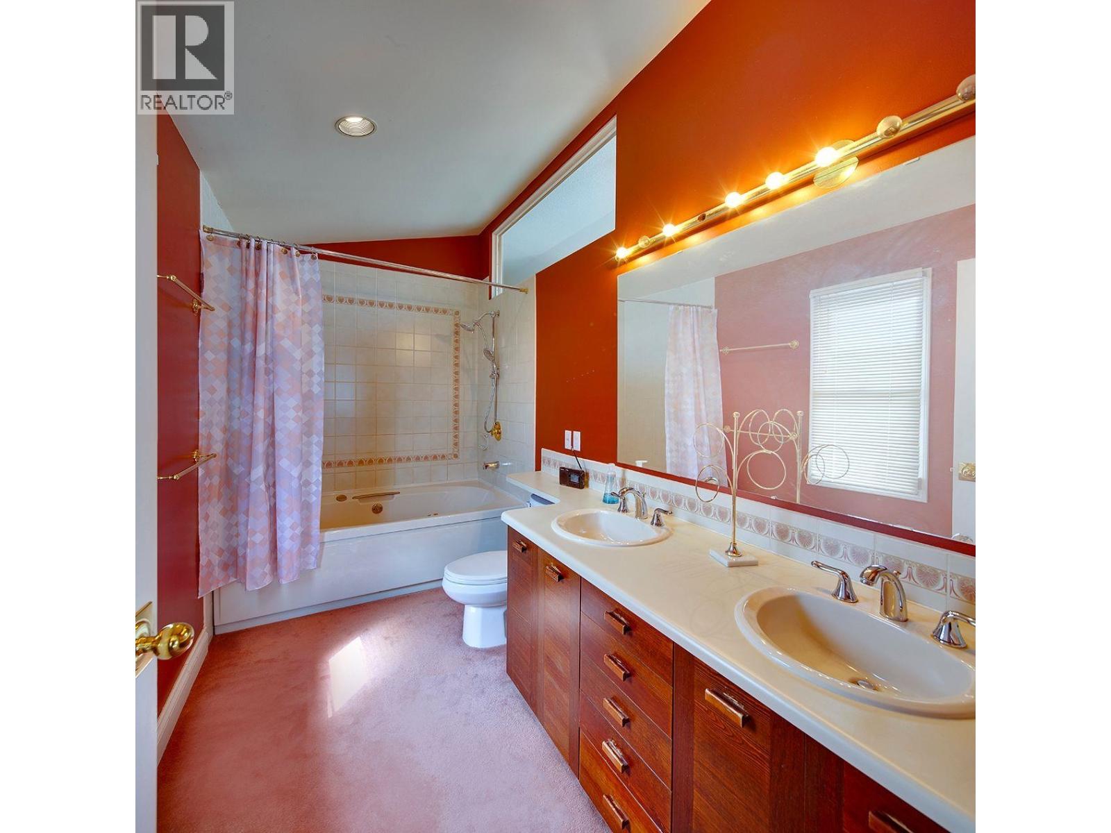 1183 DUCHESS AVENUE, West Vancouver