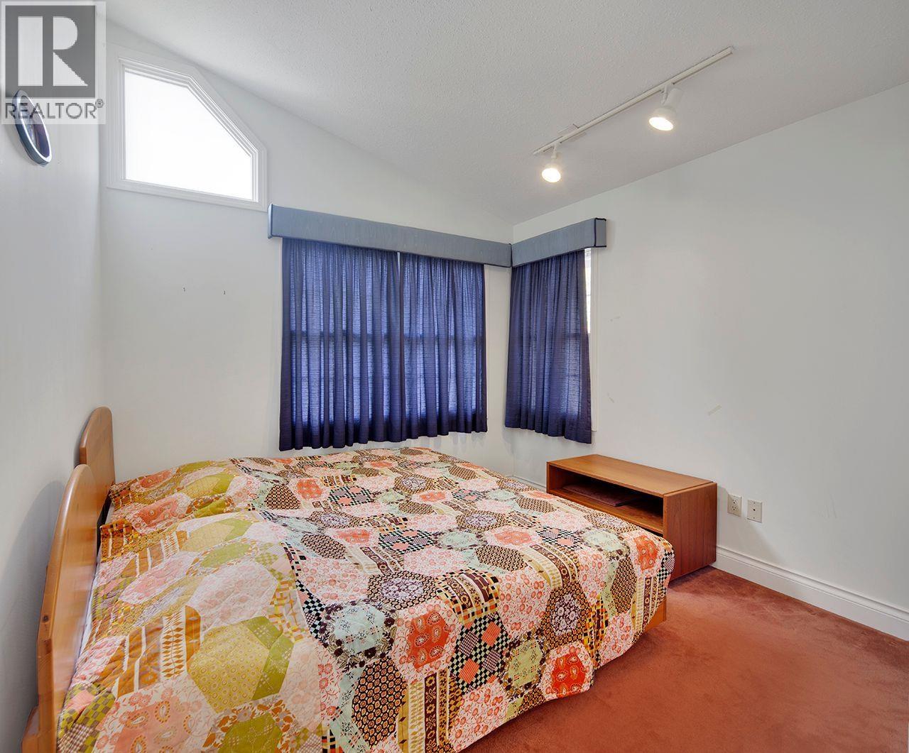 1183 DUCHESS AVENUE, West Vancouver