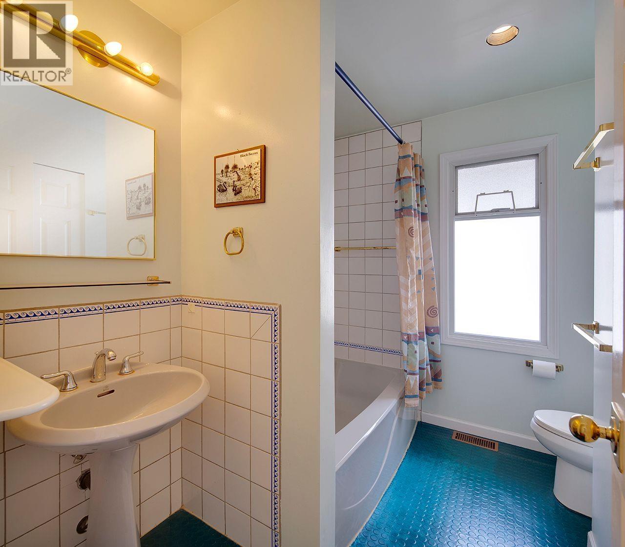 1183 DUCHESS AVENUE, West Vancouver