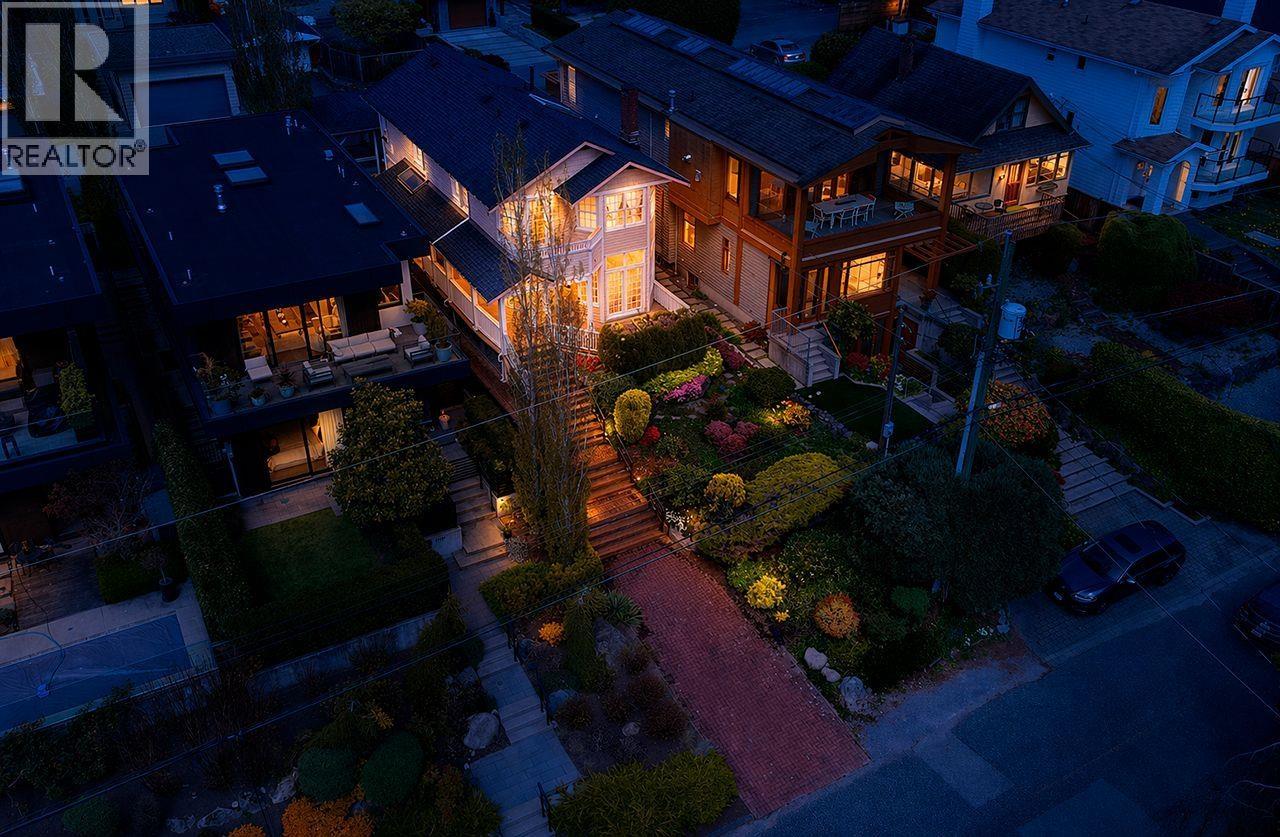 1183 DUCHESS AVENUE, West Vancouver