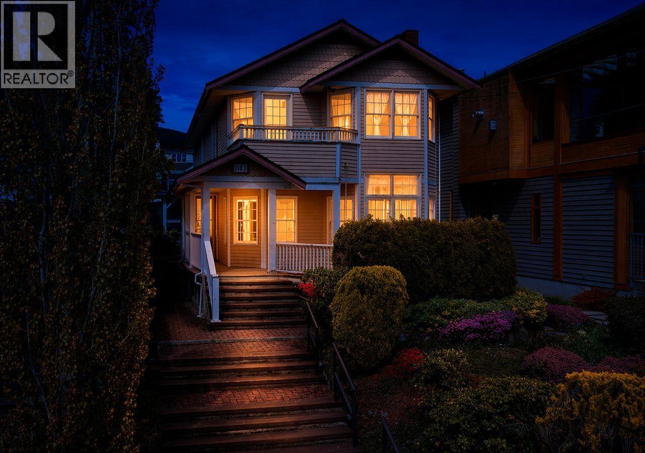 1183 DUCHESS AVENUE, West Vancouver