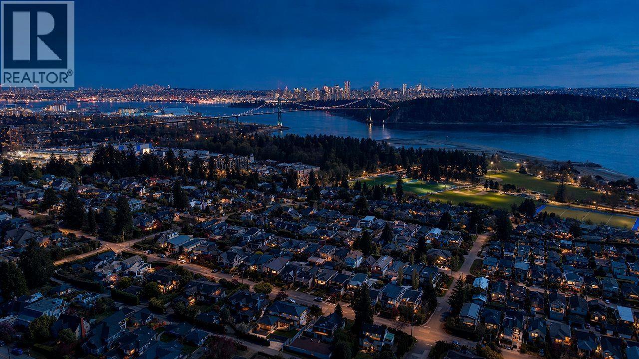 1183 DUCHESS AVENUE, West Vancouver