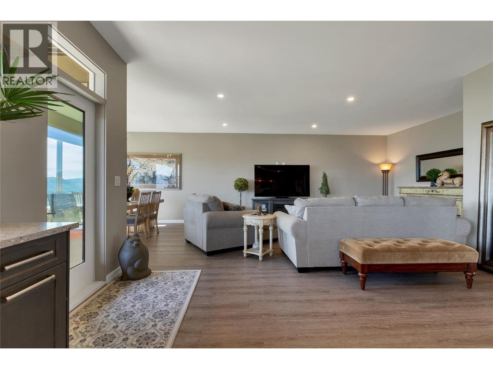 595 Vineyard Way N Unit# 31, Vernon