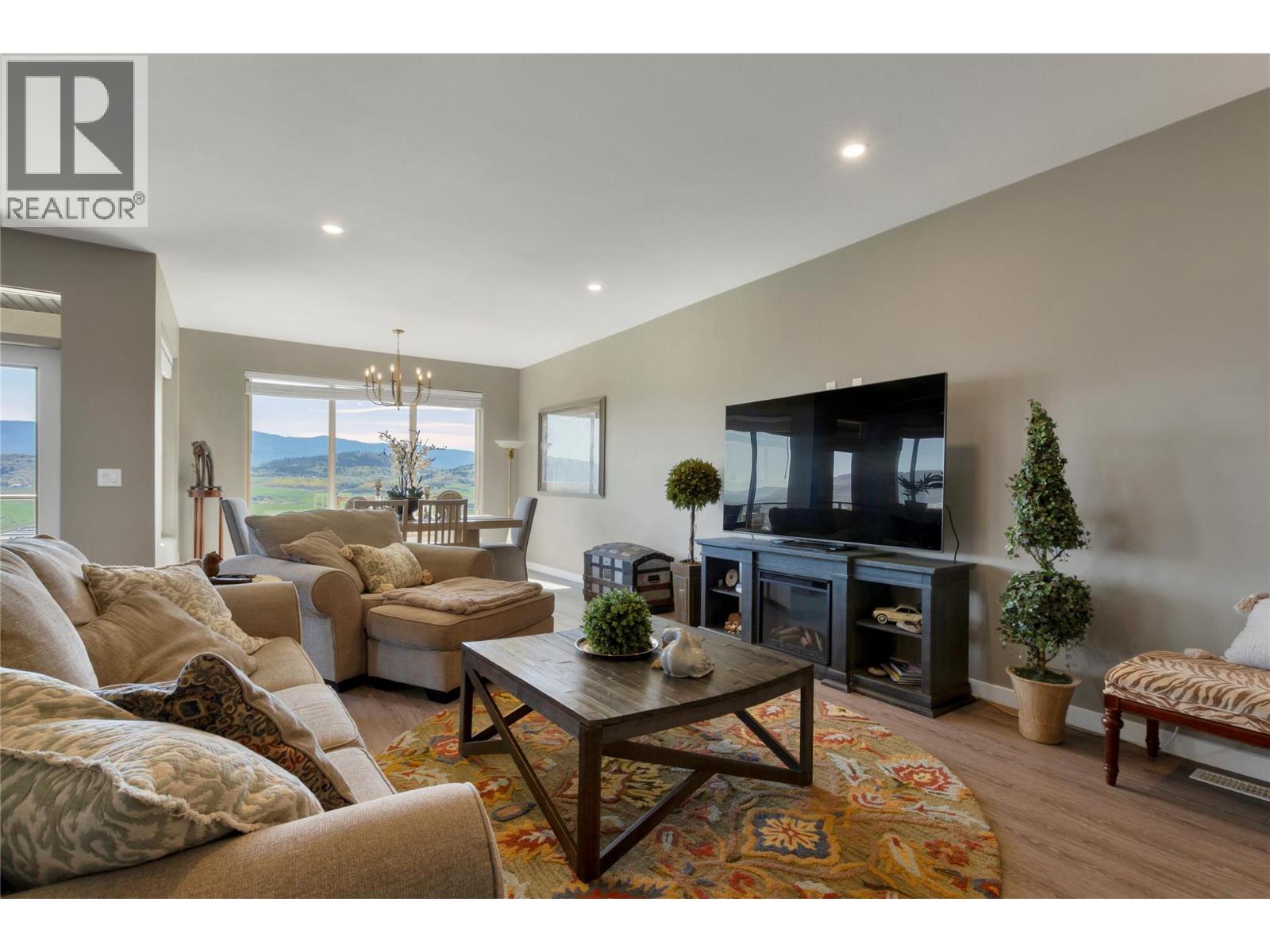 595 Vineyard Way N Unit# 31, Vernon