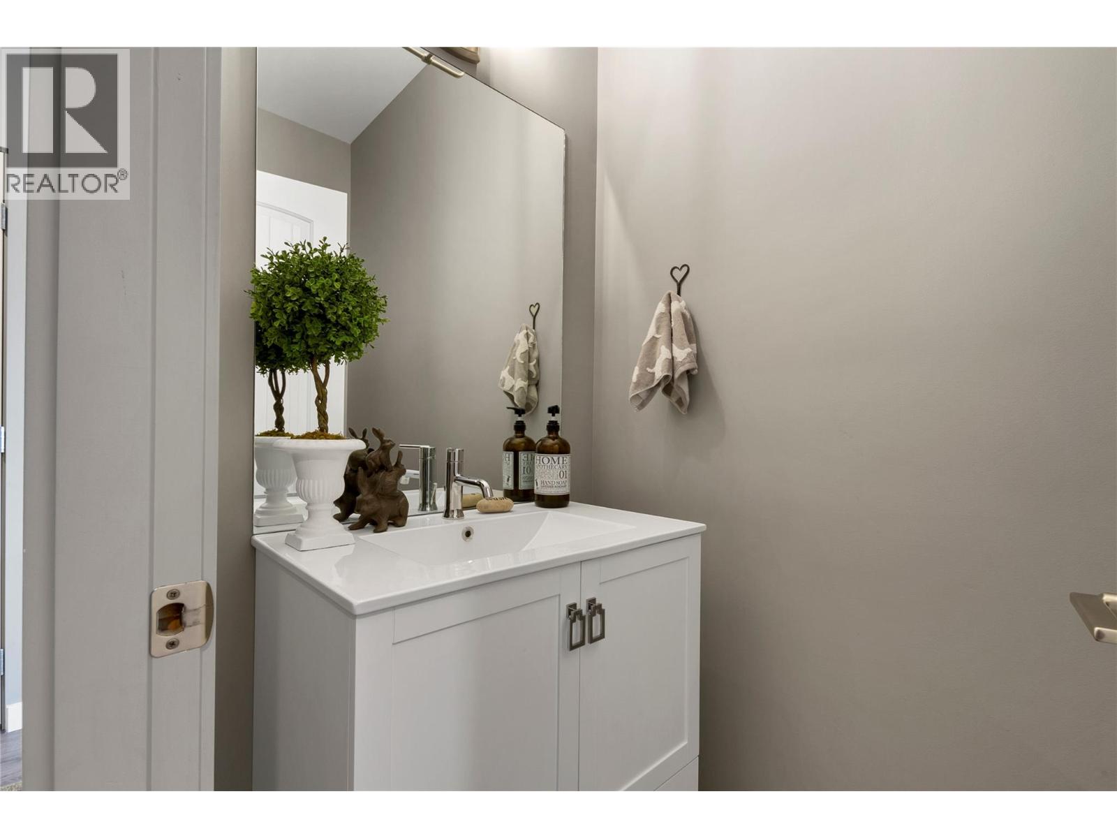 595 Vineyard Way N Unit# 31, Vernon