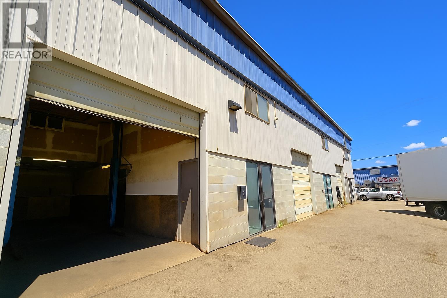 155 1060 MILLCARCH STREET — photo 3