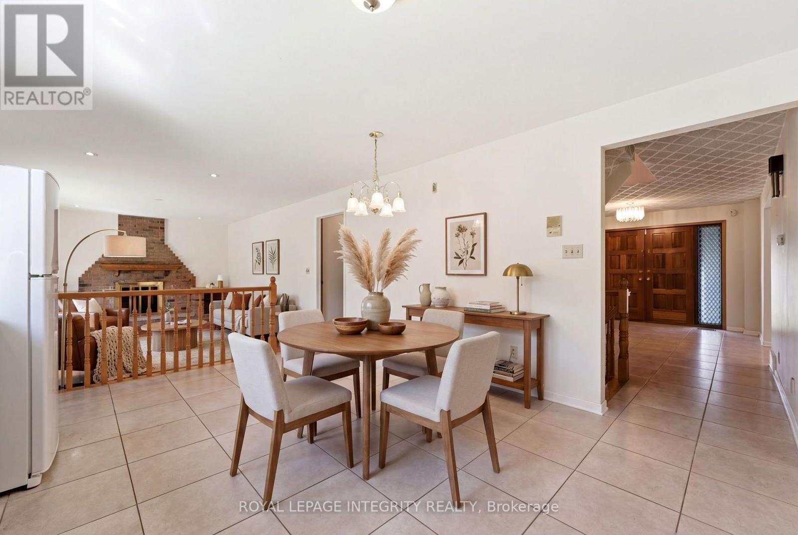 10 PARMALEA CRESCENT - 10