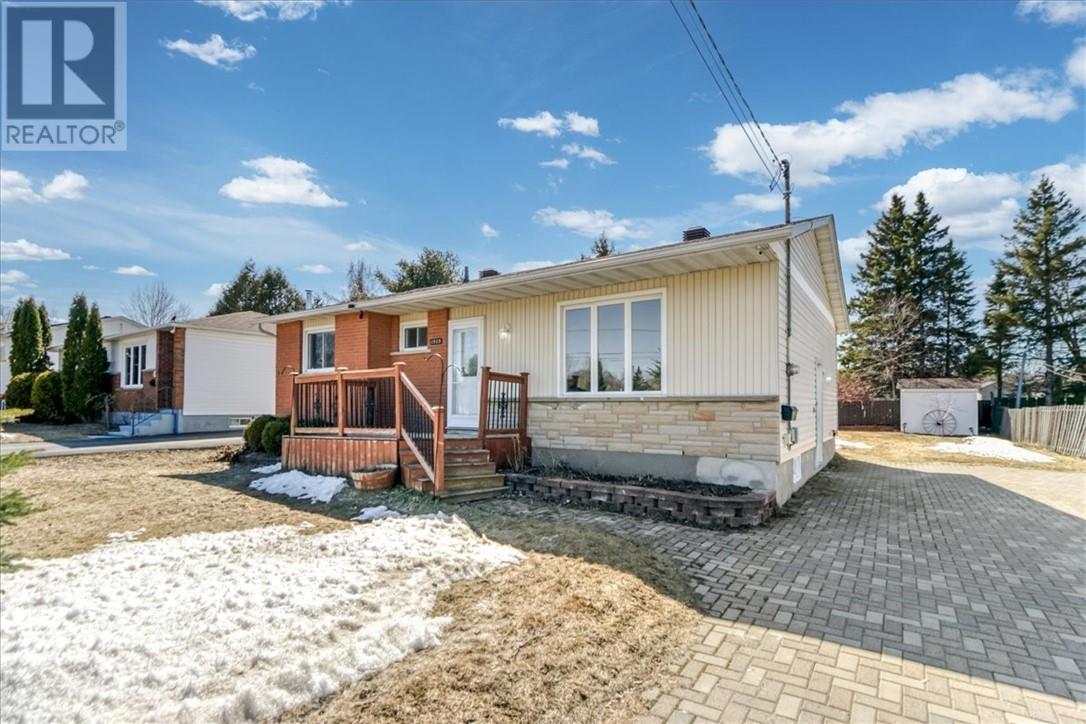 1305 Rose Marie Avenue, Sudbury, Ontario, P3A4E4 — Photo 3