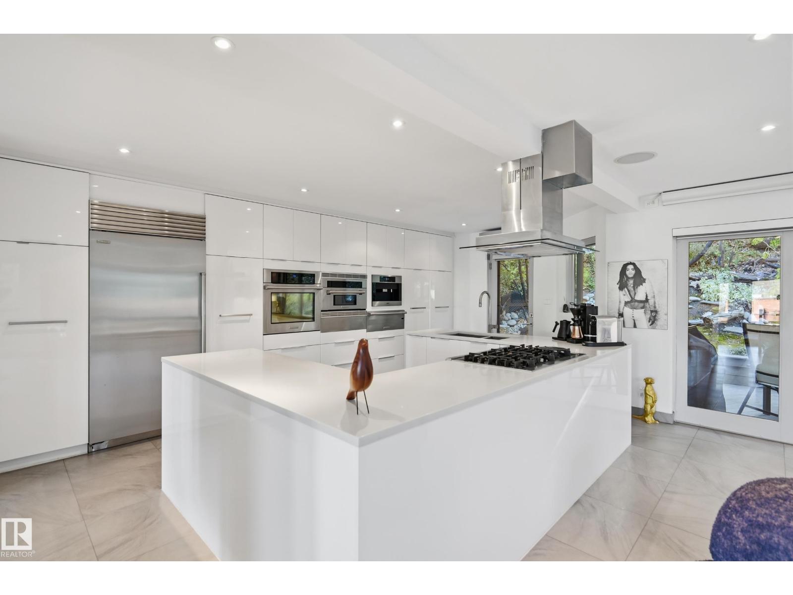 10065 90 AV NW, Edmonton