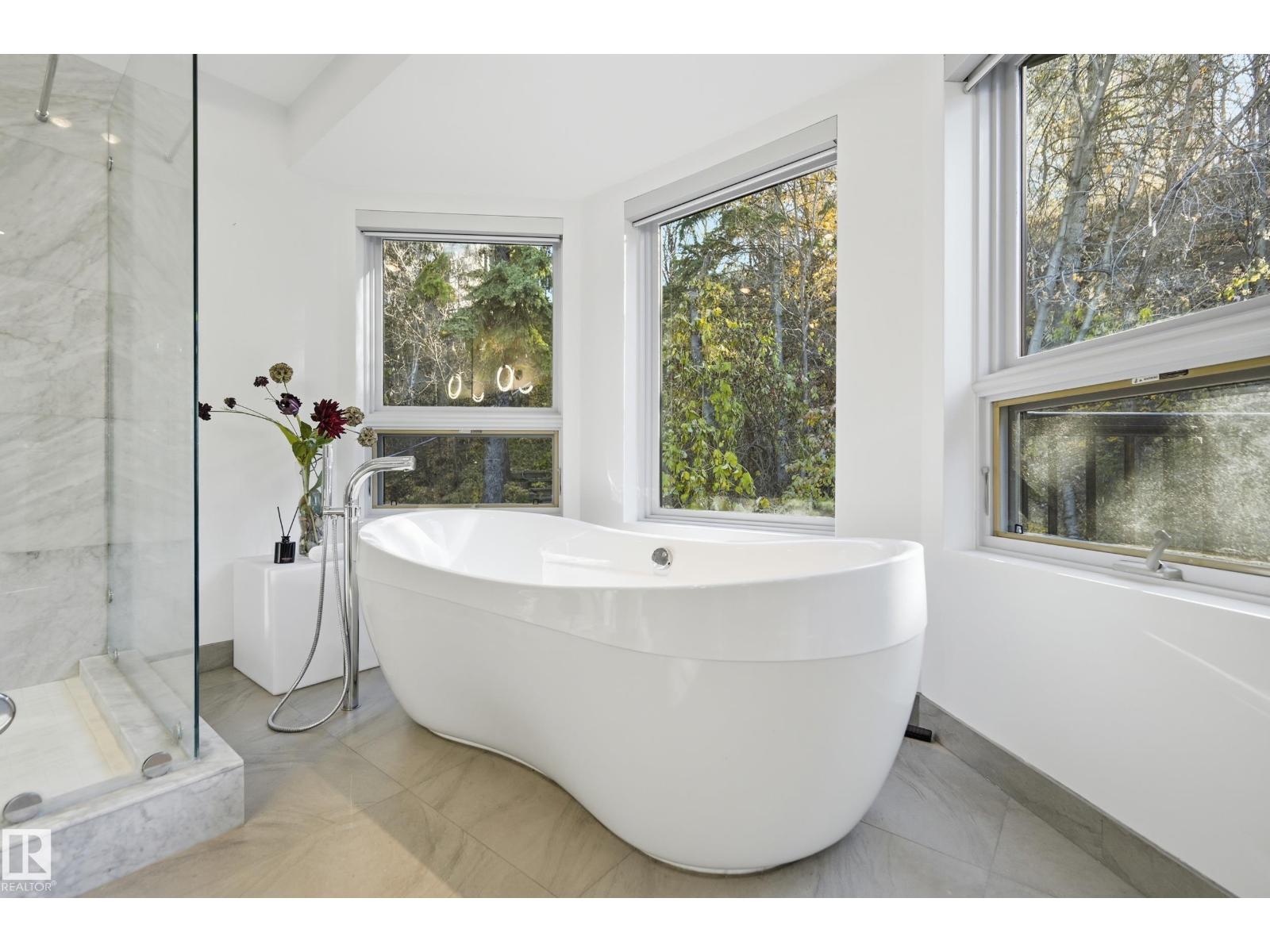 10065 90 AV NW, Edmonton