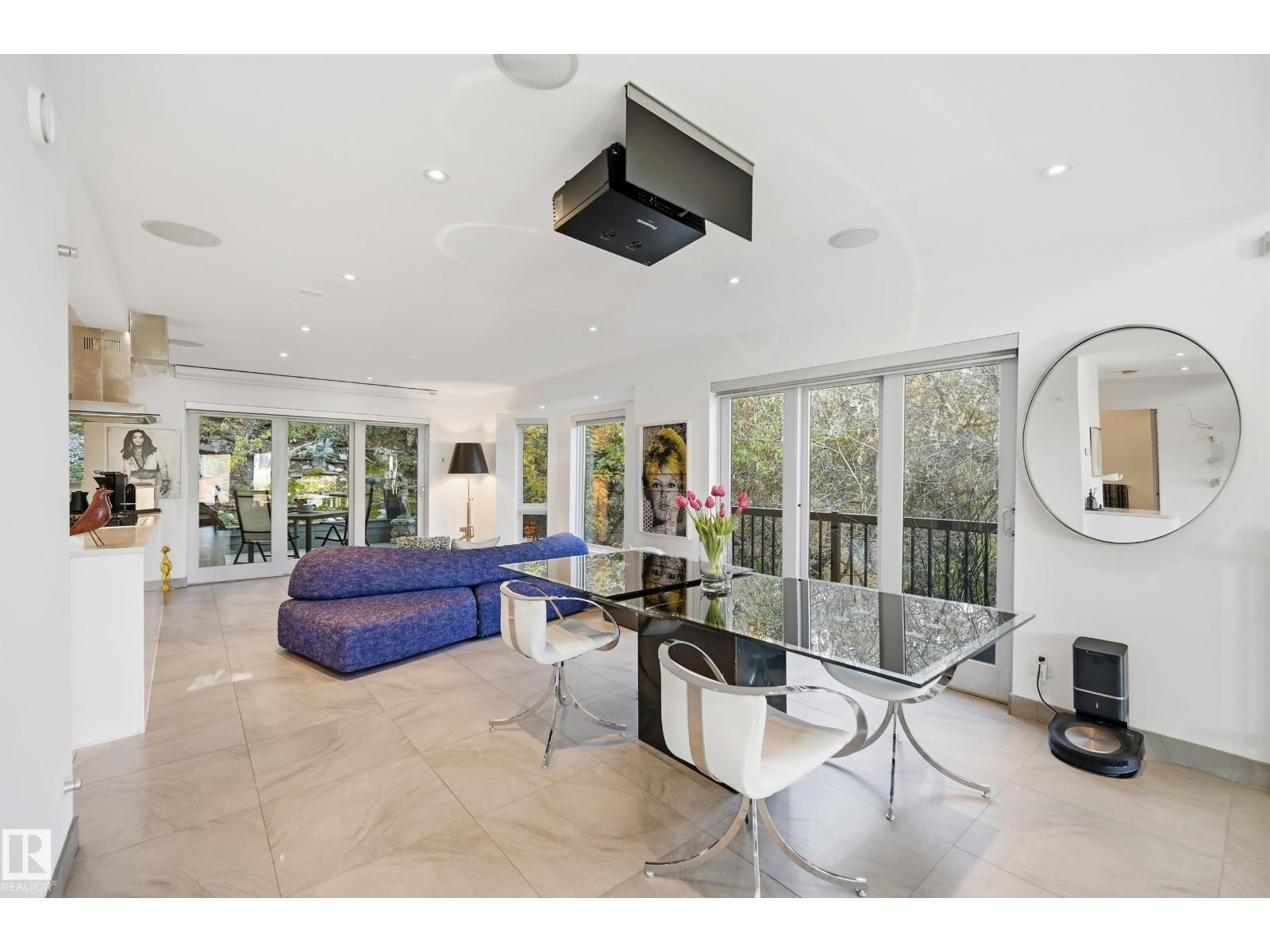 10065 90 AV NW, Edmonton