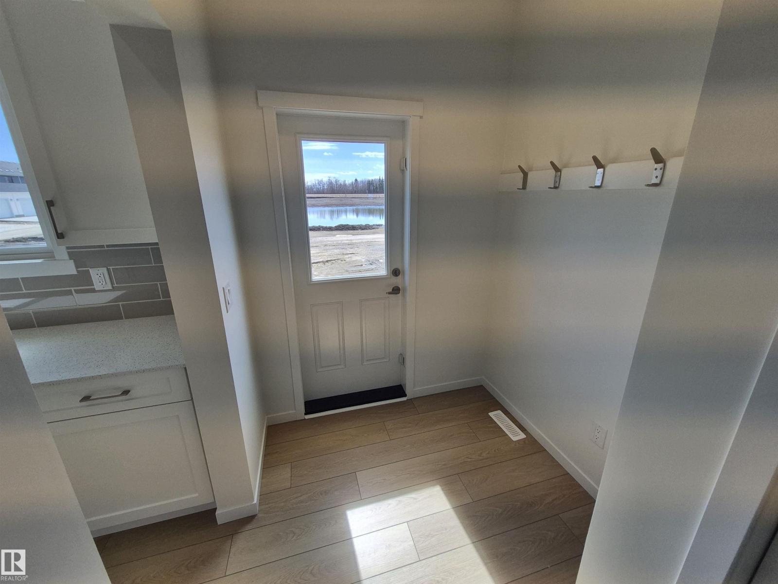 1086 MCLEOD AV, Spruce Grove