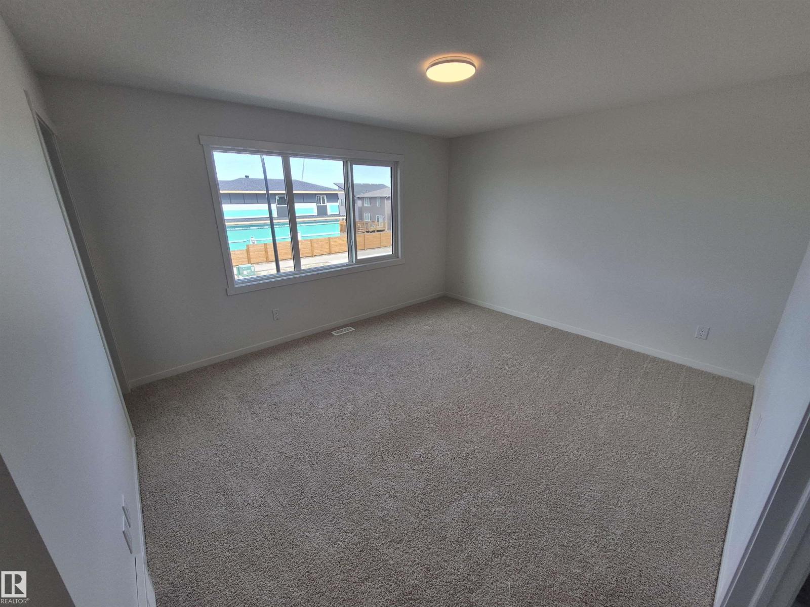 1086 MCLEOD AV, Spruce Grove