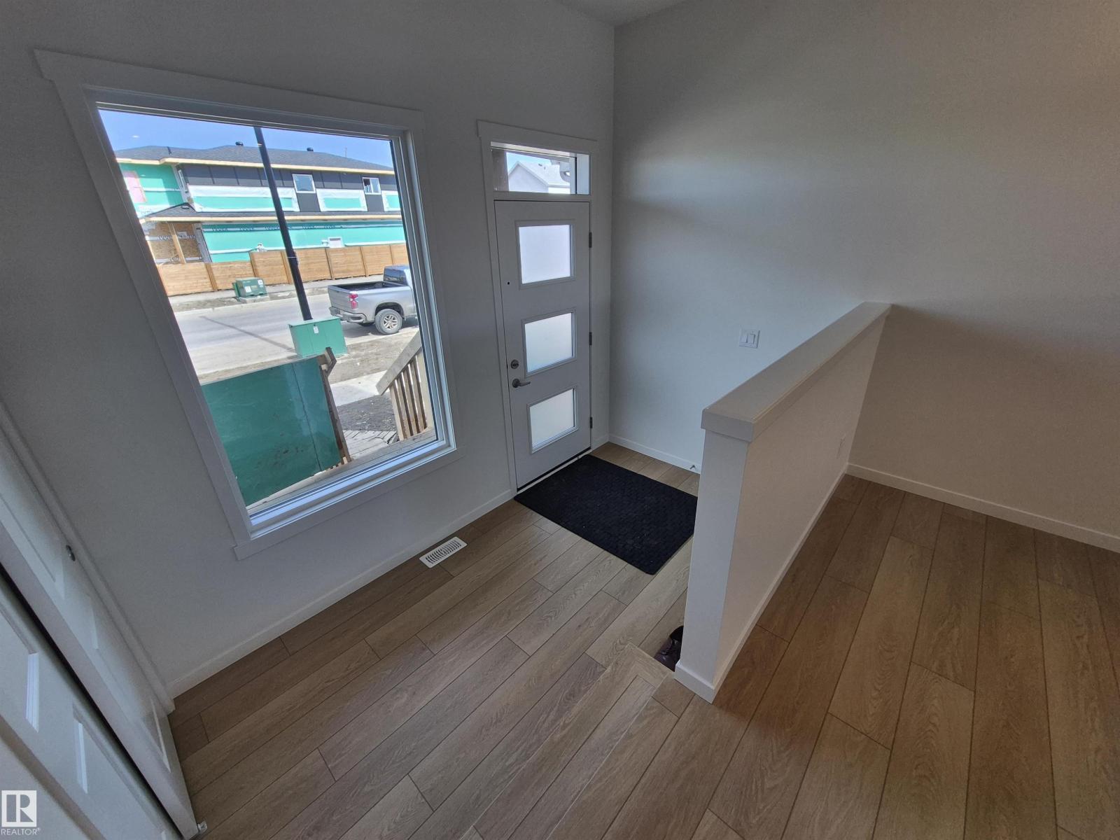 1086 MCLEOD AV, Spruce Grove