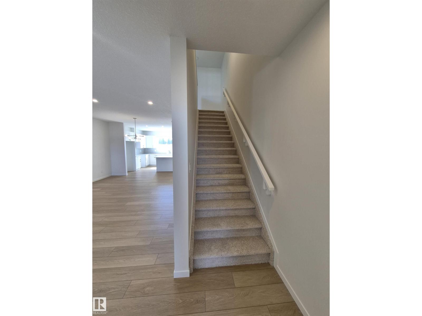 1086 MCLEOD AV, Spruce Grove