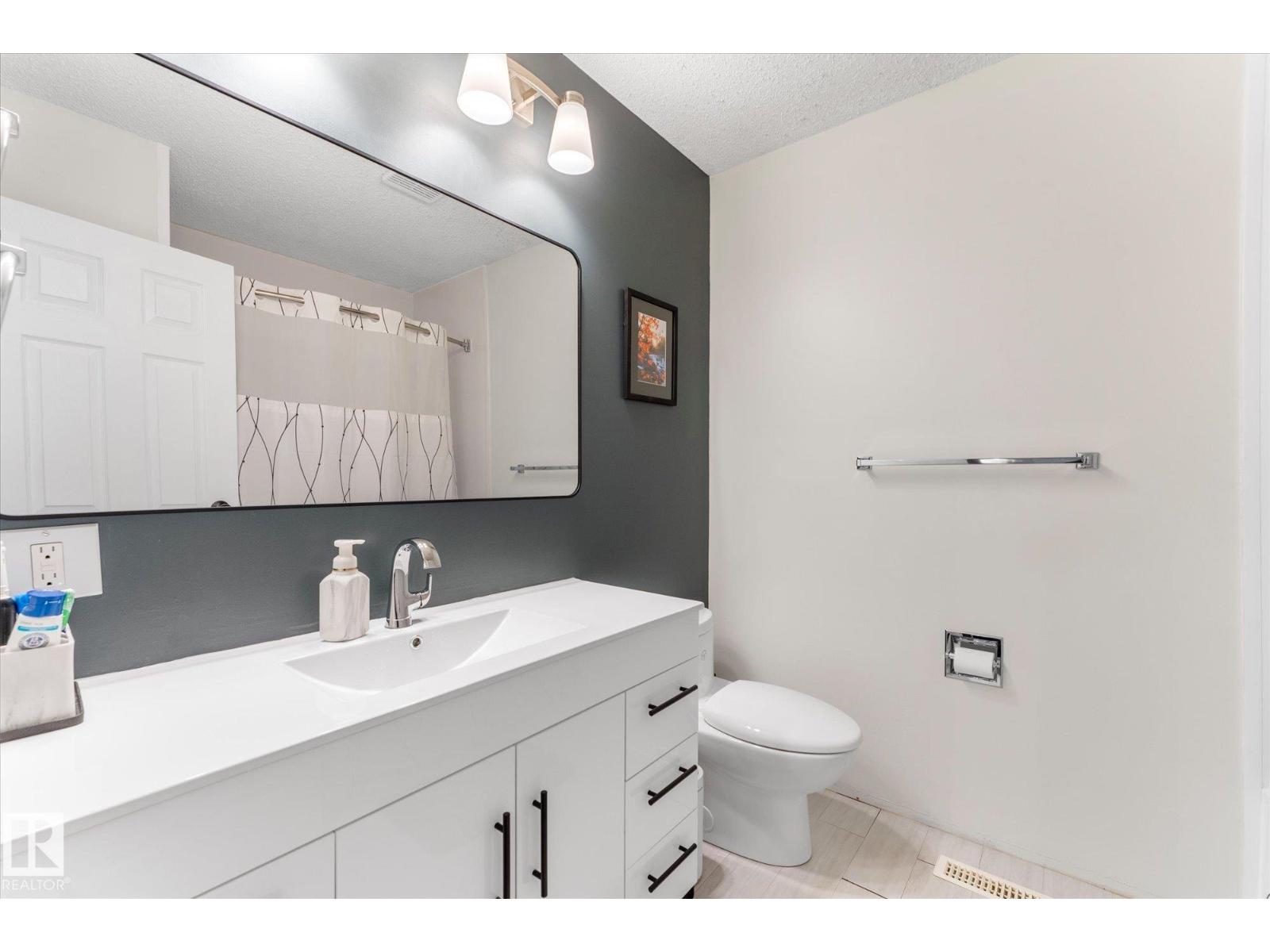 33 WELLINGTON CR, Spruce Grove