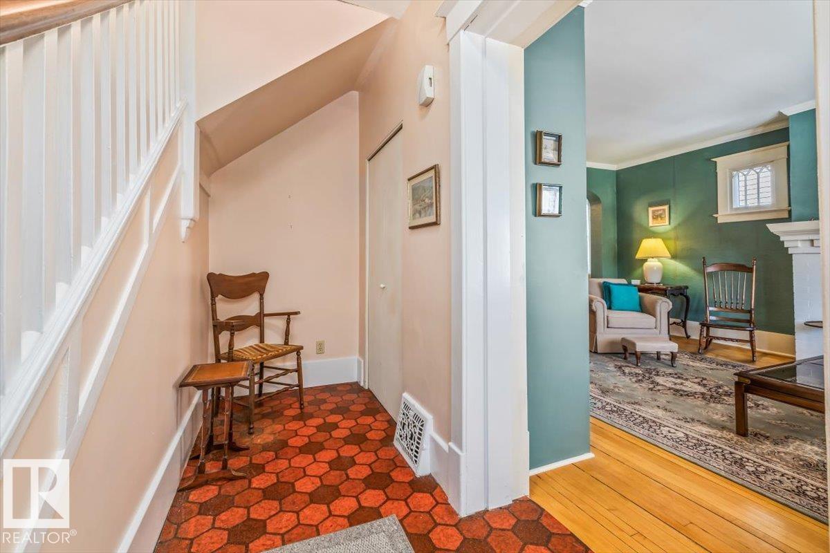 10818 125 ST NW, Edmonton