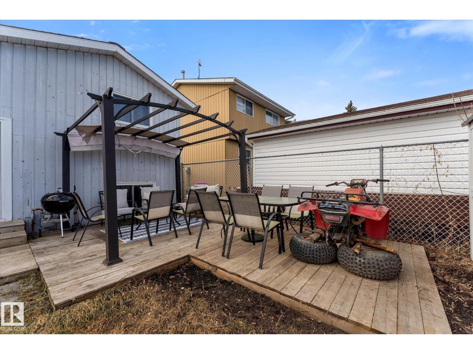 33 WELLINGTON CR, Spruce Grove