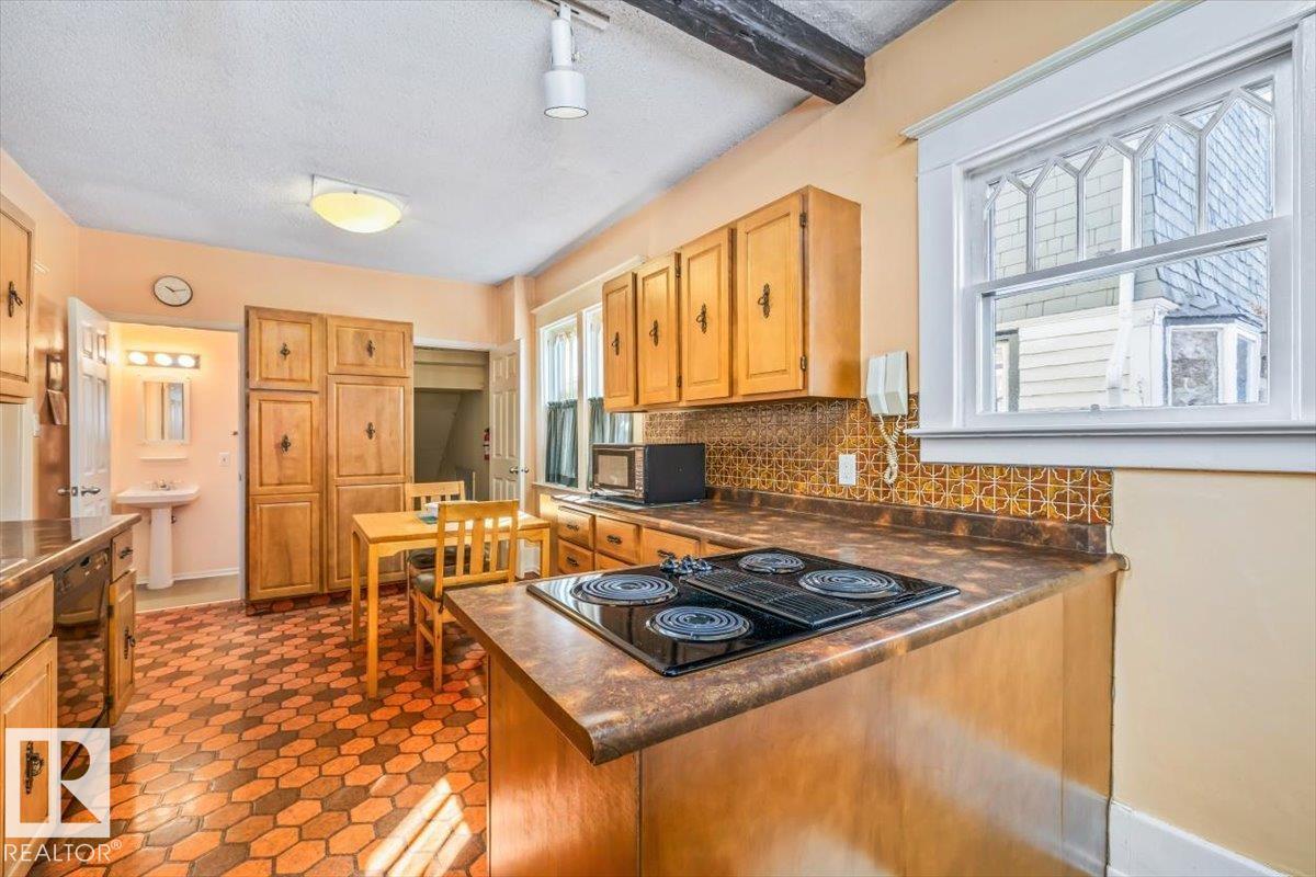 10818 125 ST NW, Edmonton