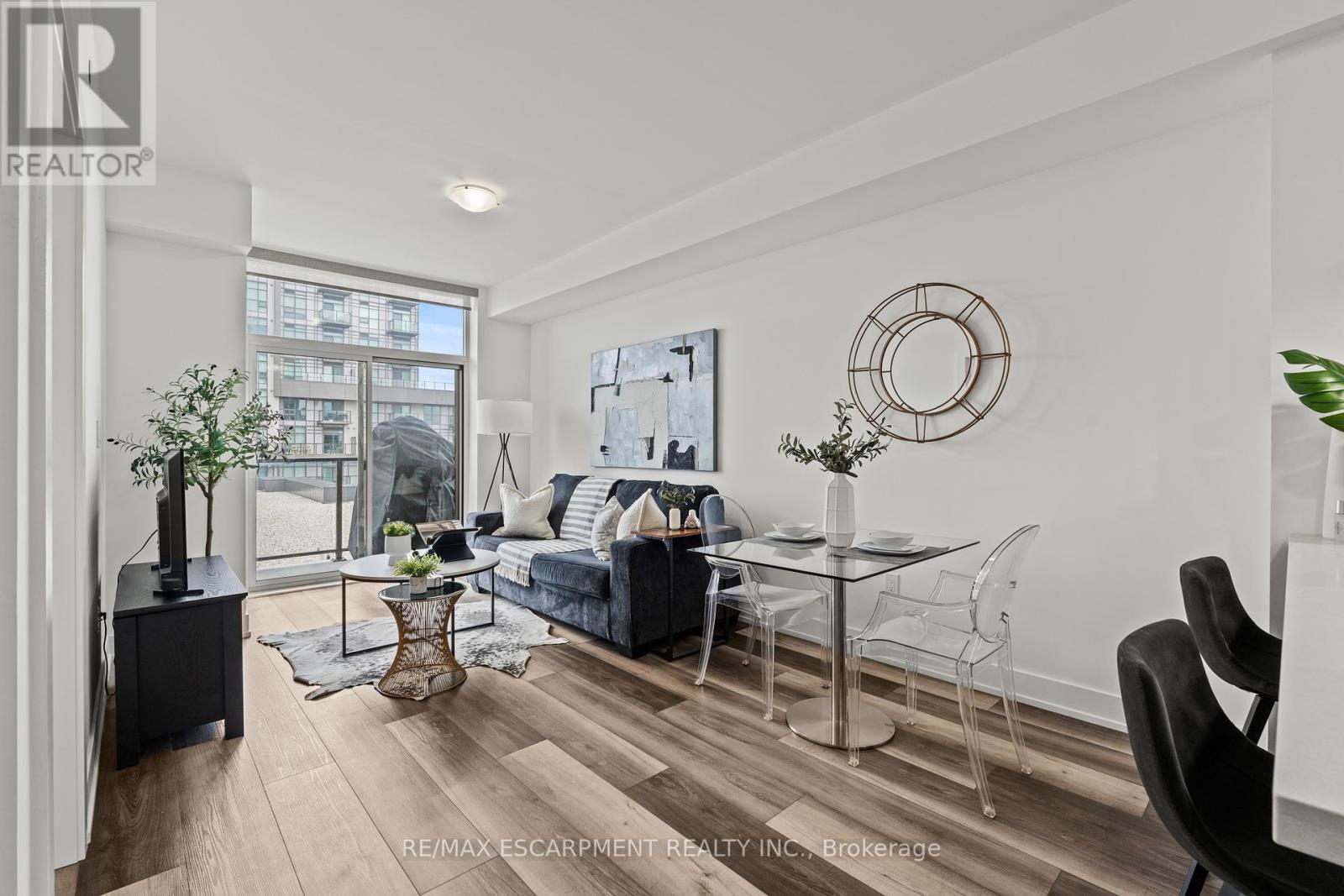 #706 450 DUNDAS STREET E - 16