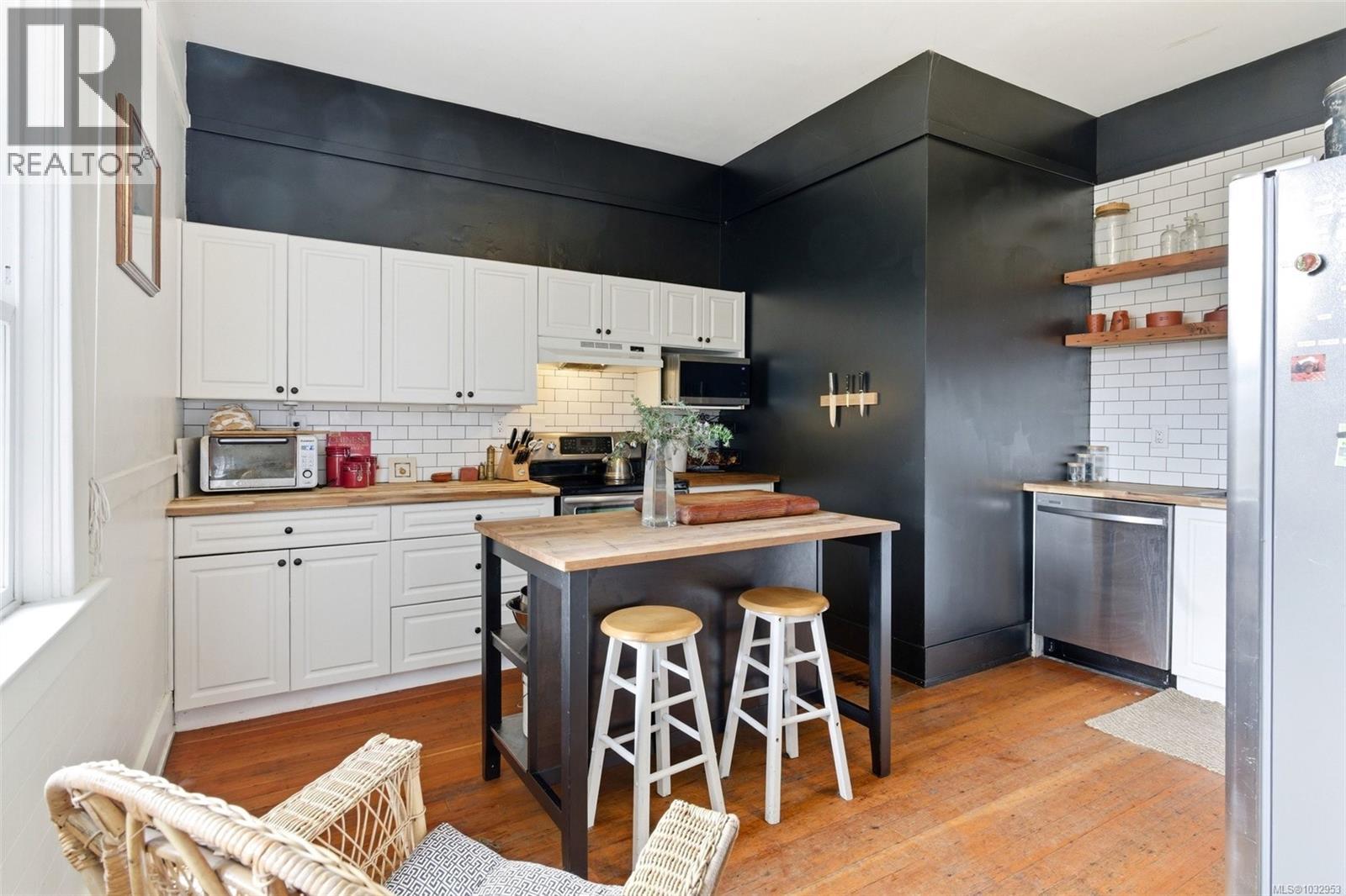  755 Wilson Street, Victoria