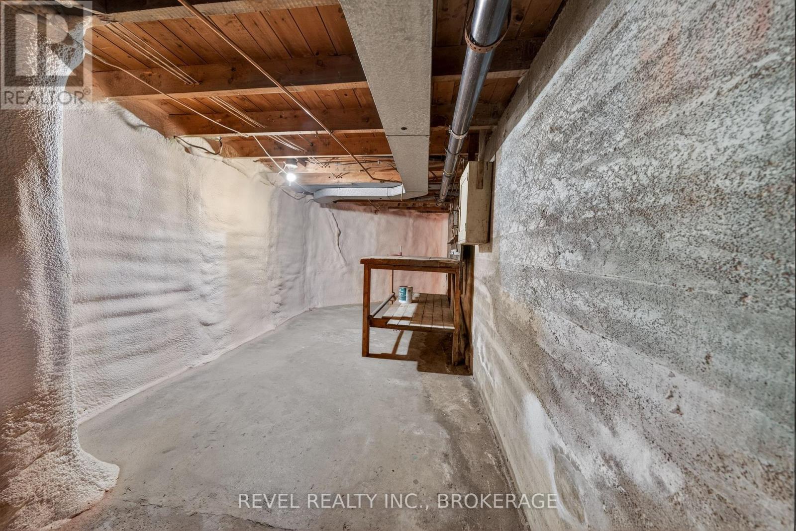 38 BENNETT STREET - 24