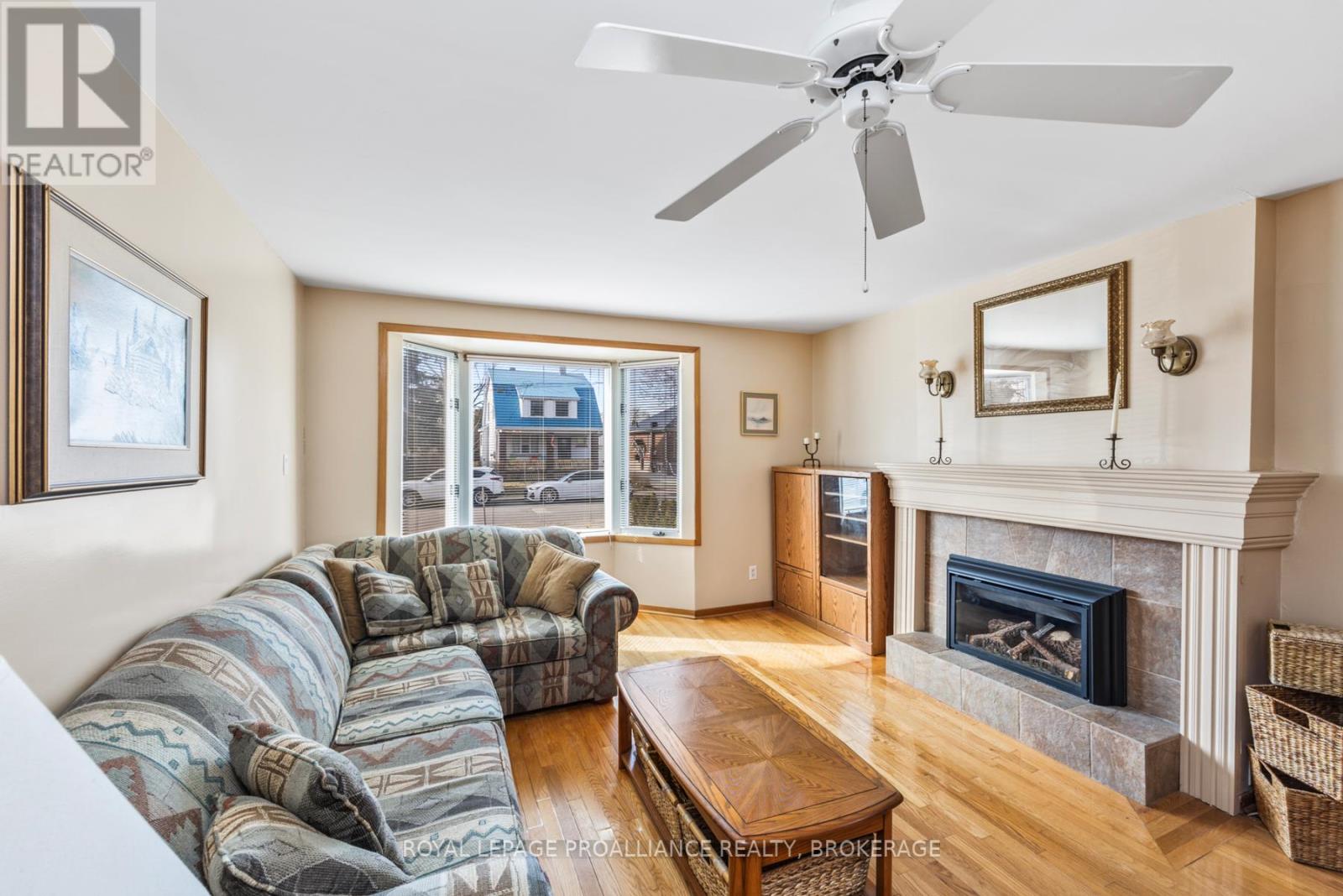 69 SCOTT STREET, Kingston (Central City East), Ontario, K7L1L6 — Photo 8