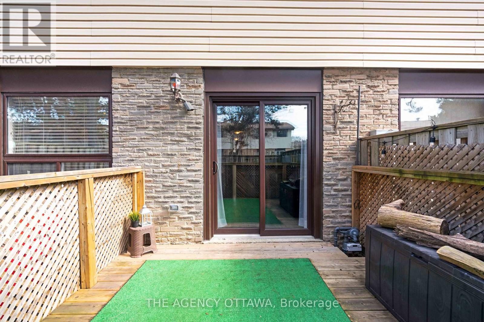 10 COLLINS CRESCENT — photo 28