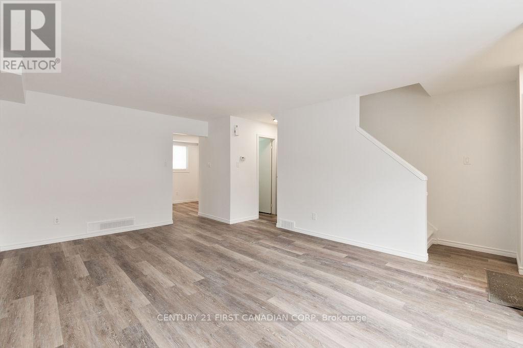 #27 45 GATEWOOD PLACE - 10