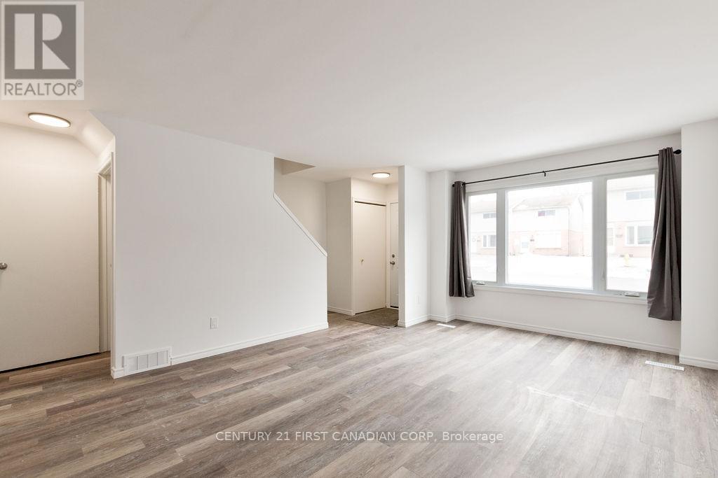 #27 45 GATEWOOD PLACE - 11