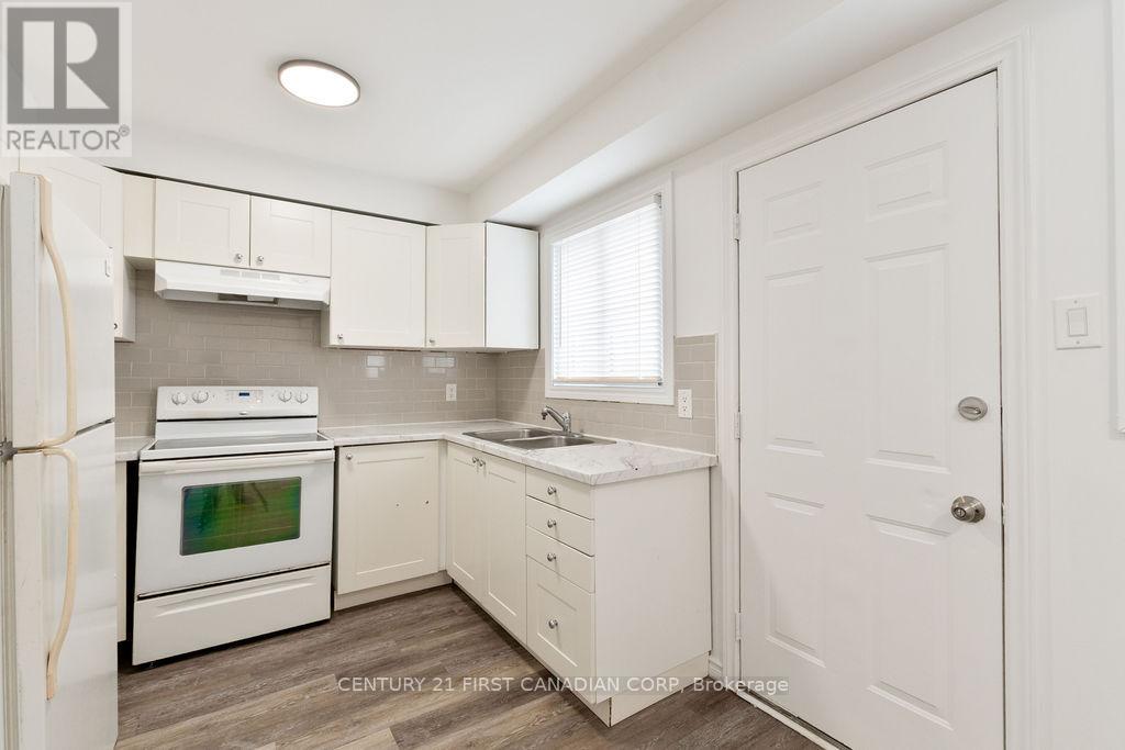 #27 45 GATEWOOD PLACE - 16