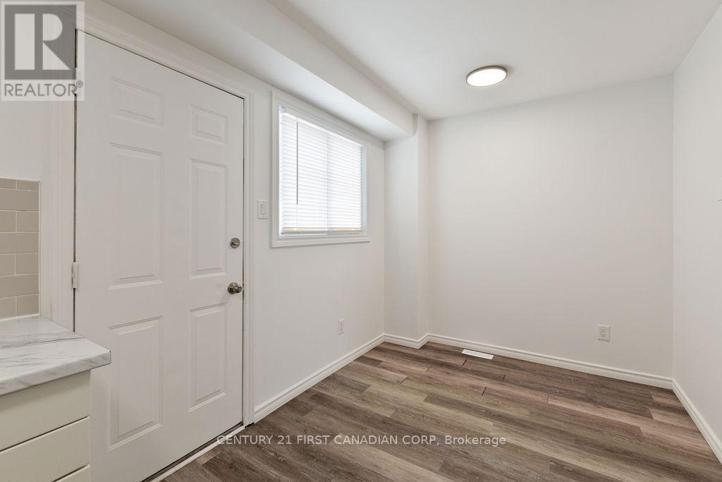 #27 45 GATEWOOD PLACE - 18