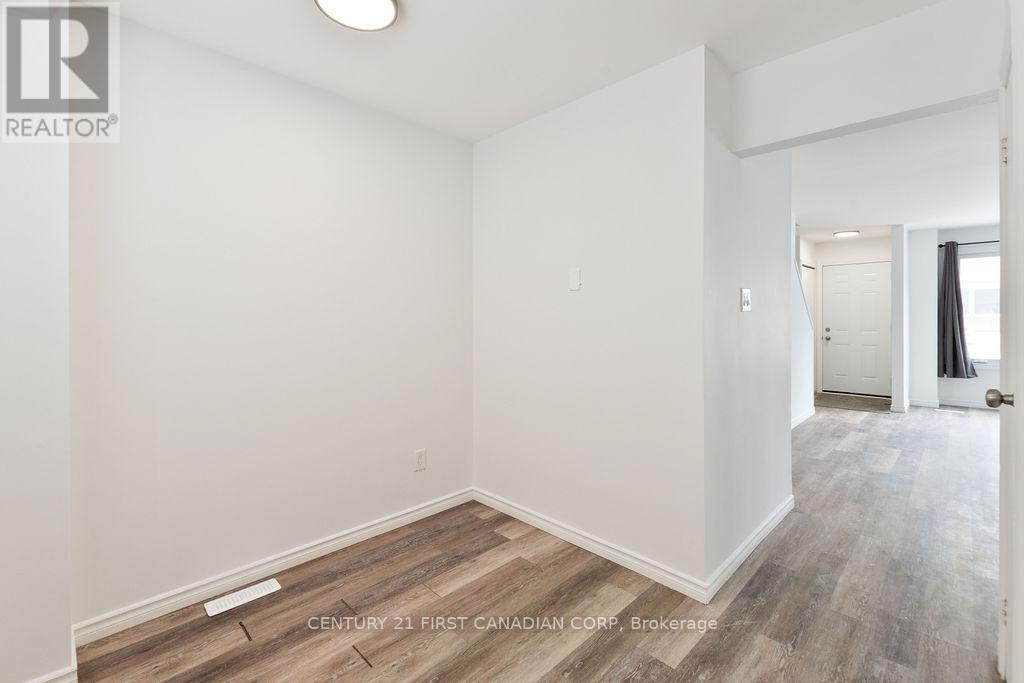 #27 45 GATEWOOD PLACE - 19